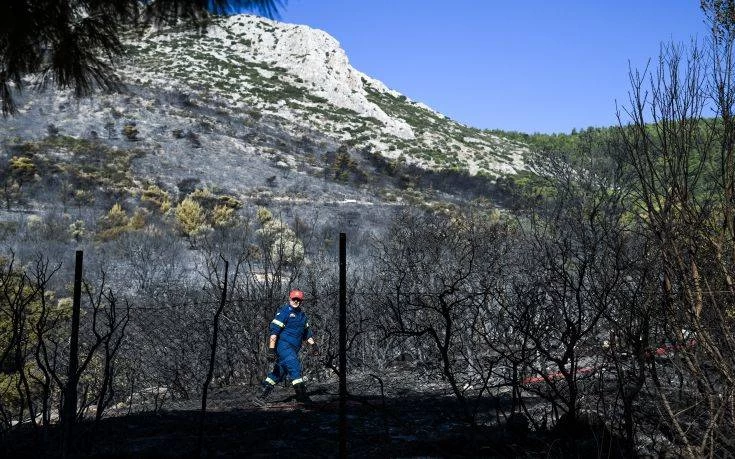 Γιατί δεν στάλθηκαν μηνύματα του 112 για τη φωτιά στον Υμηττό – Τι δήλωσε ο Πιερρακάκης